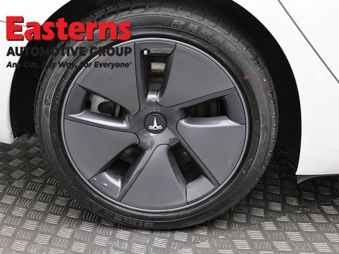 Used 2023 Tesla Model 3 Standard Range image 25