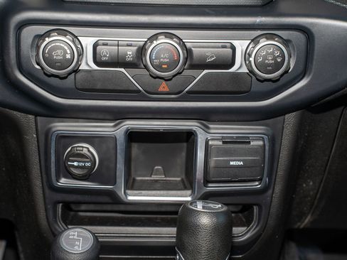 Used 2018 Jeep Wrangler Unlimited Sport image 21