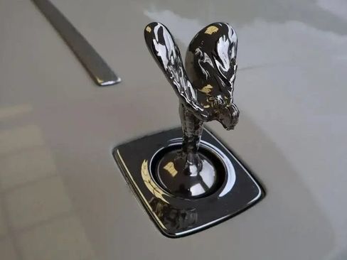 Used 2016 Rolls-Royce Wraith RWD image 19