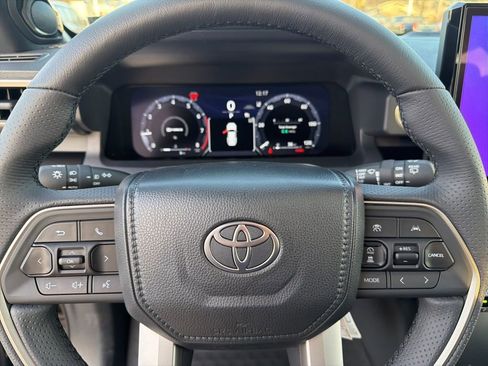 New 2026 Toyota 4Runner Limited AWD/4WD image 15