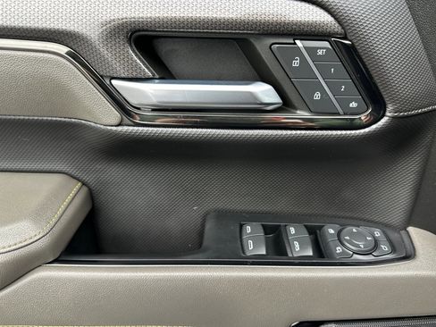 Used 2022 Chevrolet Silverado 1500 ZR2 image 11