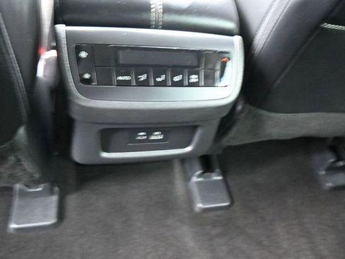 Used 2024 Nissan Pathfinder SL image 22