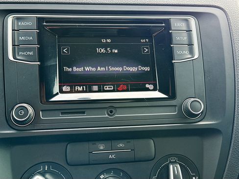 Used 2017 Volkswagen Jetta S image 28