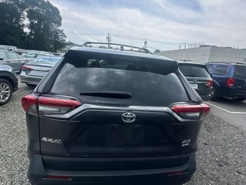 Used 2024 Toyota RAV4 XLE AWD/4WD image 4