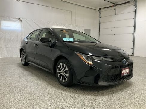 Used 2022 Toyota Corolla LE image 5