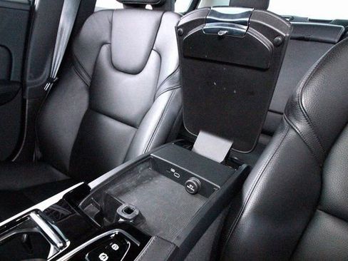 Certified 2023 Volvo S60 T8 Plus image 10