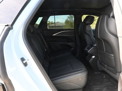 Used 2024 Cadillac Lyriq Luxury w/ LPO, Floor Liner Package image 24