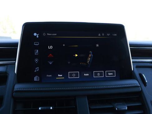 Used 2023 Chevrolet Suburban Premier image 17