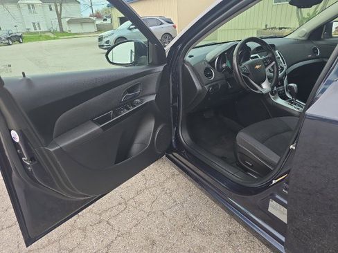 Used 2014 Chevrolet Cruze LT image 14