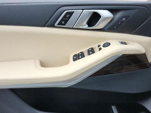 Used 2021 BMW X5 xDrive40i w/ Convenience Package image 42