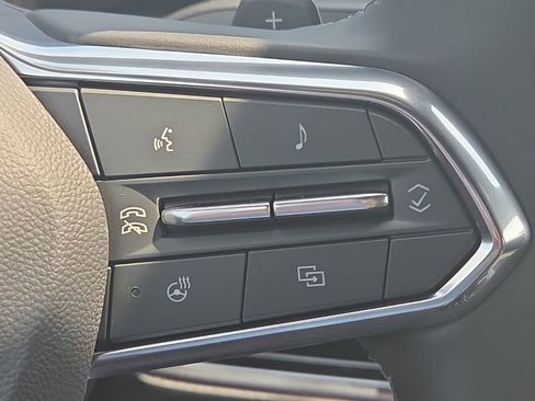 New 2026 Chevrolet Equinox LT FWD image 18