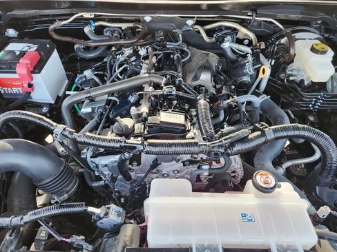 Certified 2025 Toyota Tacoma SR5 image 21