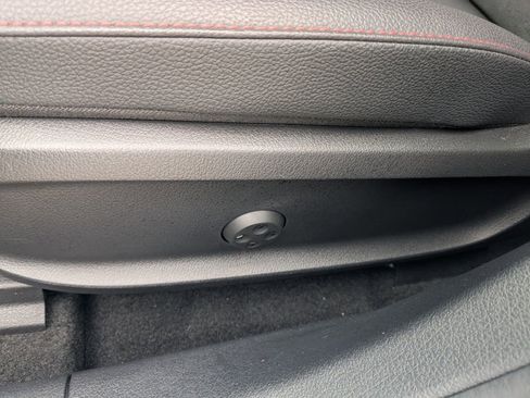 Used 2025 Mercedes-Benz CLA 250 image 7