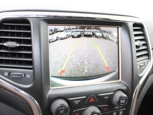 Used 2017 Jeep Grand Cherokee Laredo w/ Quick Order Package 23E image 16