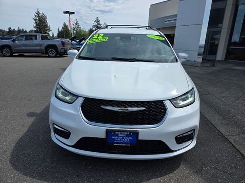 Certified 2022 Chrysler Pacifica Touring-L FWD image 3