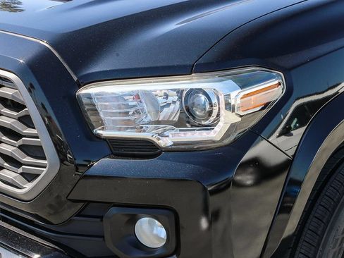 Used 2021 Toyota Tacoma TRD Sport w/ Technology Package RWD image 5