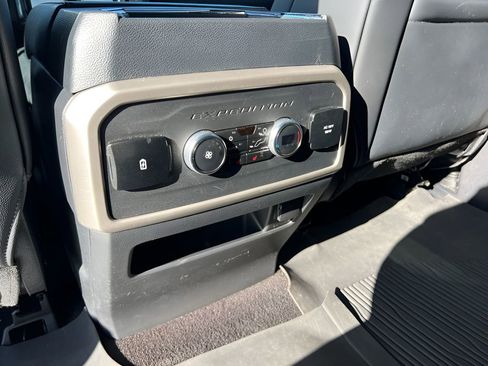 Used 2023 Ford Expedition Max Limited image 17