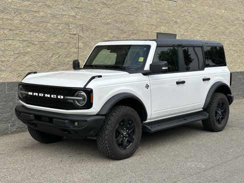 Used 2025 Ford Bronco Outer Banks AWD/4WD image 1