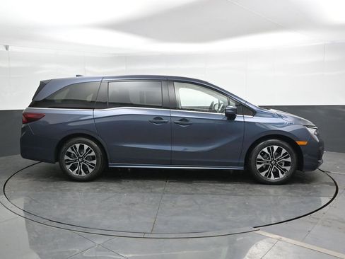 New 2026 Honda Odyssey Elite image 3