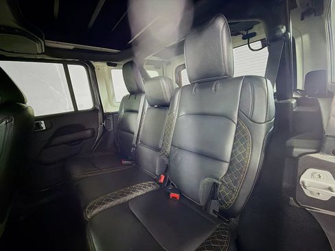 Used 2021 Jeep Wrangler Unlimited Sahara AWD/4WD image 18