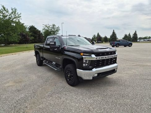 Used 2022 Chevrolet Silverado 3500 LT w/ Convenience Package AWD/4WD image 3