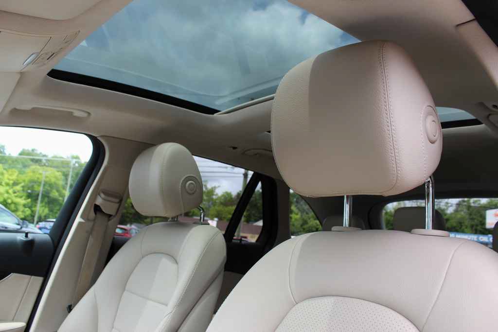 Used 2016 Mercedes-Benz GLC 300 4MATIC image 25
