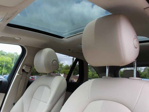 Used 2016 Mercedes-Benz GLC 300 4MATIC image 25