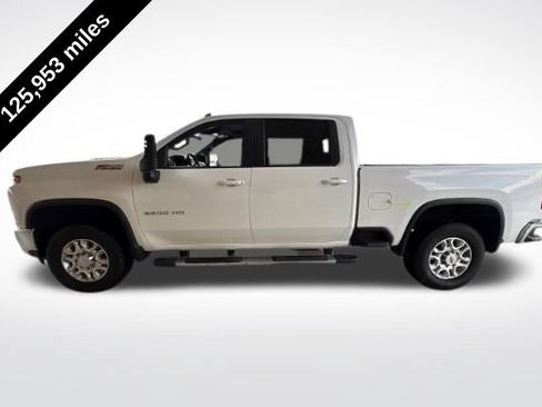Used 2022 Chevrolet Silverado 2500 LT w/ Convenience Package AWD/4WD image 2