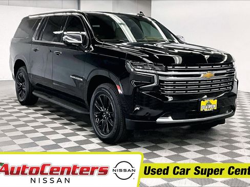 Used 2023 Chevrolet Suburban Premier AWD/4WD image 1
