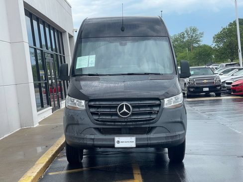 Used 2020 Mercedes-Benz Sprinter 2500 image 3