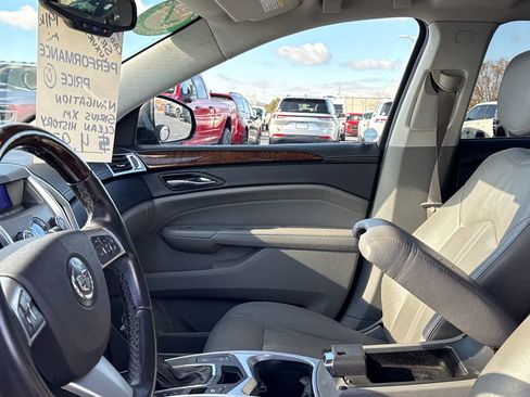 Used 2010 Cadillac SRX Luxury image 14