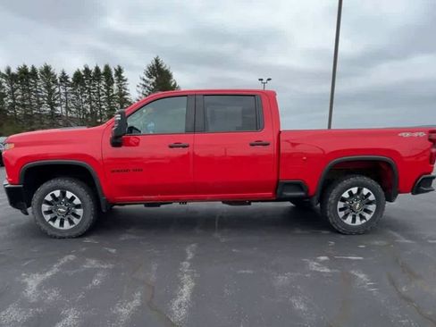 Used 2021 Chevrolet Silverado 2500 Custom w/ Custom Value Package AWD/4WD image 5