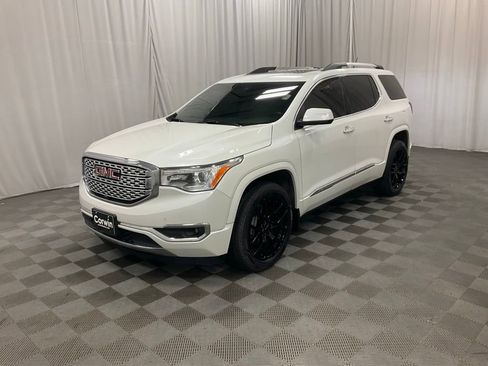 Used 2017 GMC Acadia Denali w/ Technology Package AWD/4WD image 4