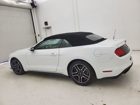 Used 2022 Ford Mustang Premium RWD image 18