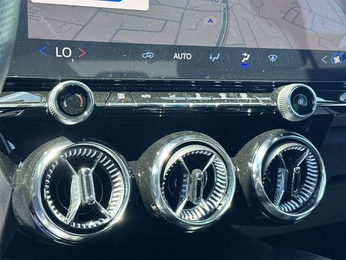 New 2025 Chevrolet Blazer EV LT image 25