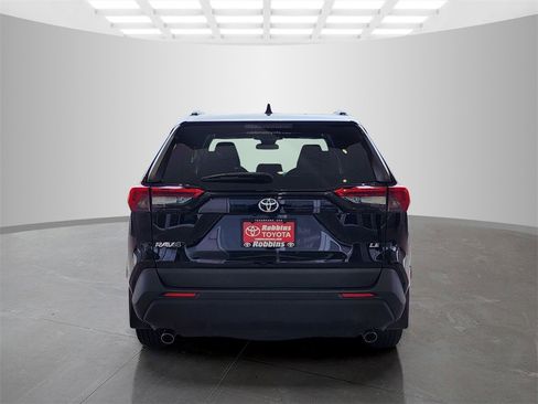 Used 2020 Toyota RAV4 LE image 6