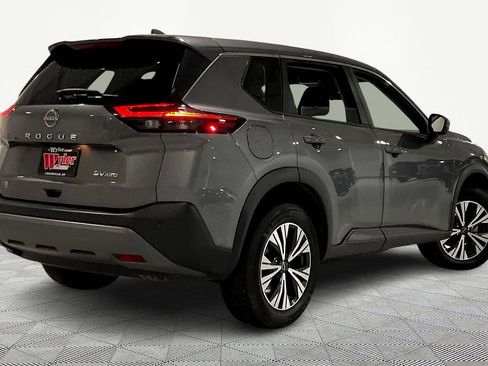 Used 2022 Nissan Rogue SV image 6