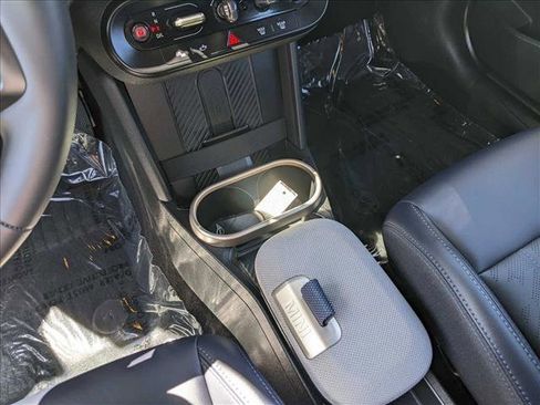 Used 2025 MINI Cooper 2-Door Hardtop image 11