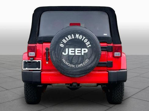 Used 2016 Jeep Wrangler Sahara w/ Connectivity Group AWD/4WD image 5