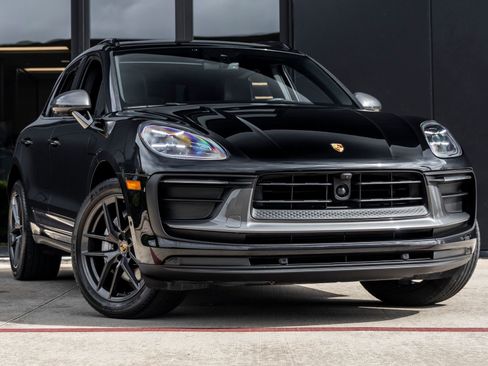 Certified 2023 Porsche Macan Turbo image 6