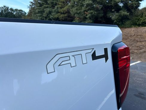 Used 2022 GMC Sierra 1500 AT4 w/ AT4 Premium Package AWD/4WD image 28