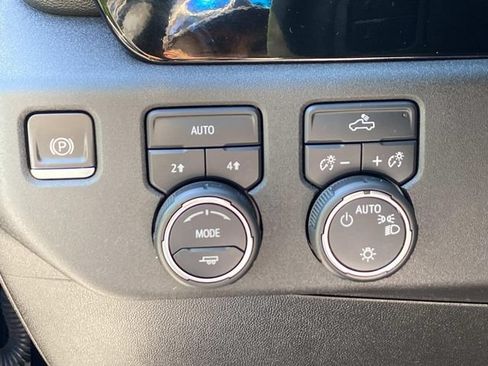 Used 2023 Chevrolet Silverado 1500 LT w/ Protection Package AWD/4WD image 16