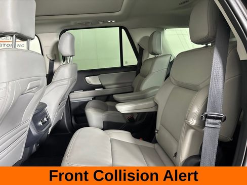 Used 2025 Ford Expedition Active RWD image 21