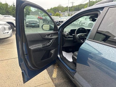 Used 2025 Chevrolet Equinox LT w/ Convenience Package II AWD/4WD image 32