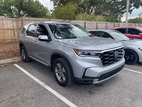 Used 2025 Honda Pilot EX-L image 5
