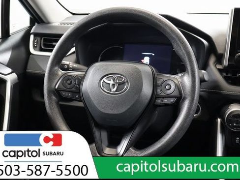 Used 2025 Toyota RAV4 XLE AWD/4WD image 16