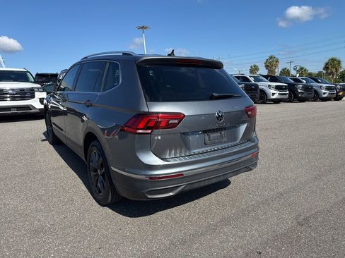 Used 2022 Volkswagen Tiguan SE FWD image 3