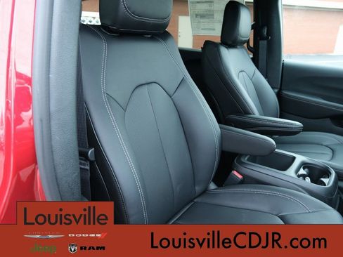 New 2026 Chrysler Voyager LX FWD image 29