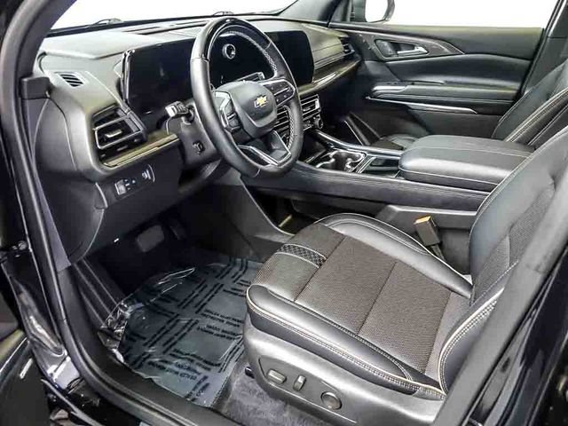 Used 2025 Chevrolet Traverse High Country FWD image 14
