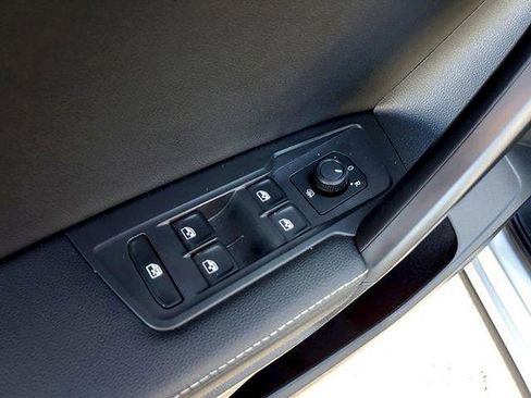 Certified 2022 Volkswagen Tiguan S image 21